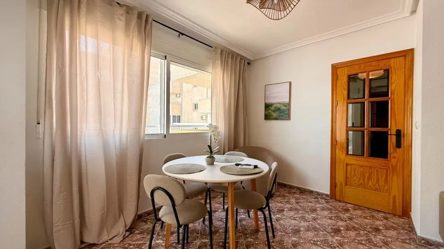 Apartamento de 2 dormitorios en Torrevieja, Spain No. 2334 № 26