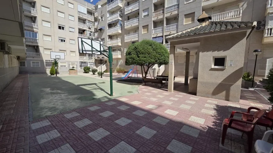 Apartamento de 39m² en Torrevieja, Spain No. 2492 № 1
