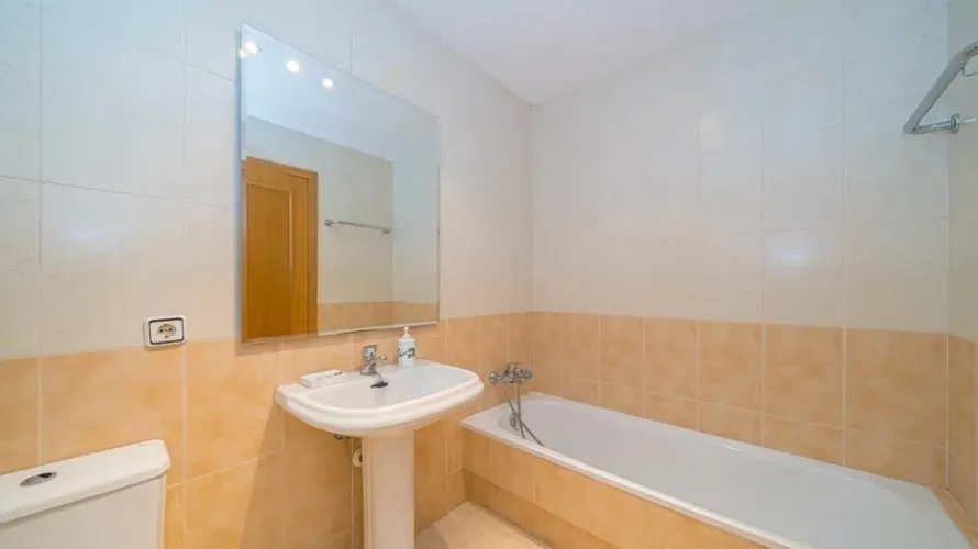 Apartamento de 3 dormitorios en Benidorm, Spain No. 2653 № 17
