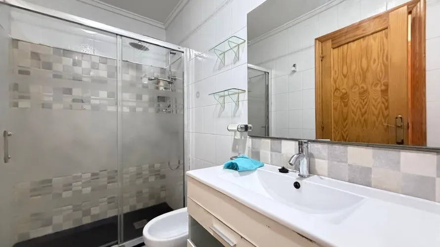 Apartamento de 2 dormitorios en Torrevieja, Spain No. 2629 № 11