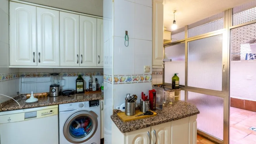 Apartamento de 3 dormitorios en Alcorcón, Spain No. 2518 № 8