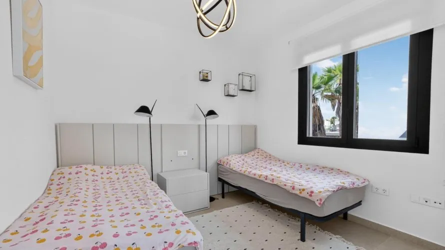 Villa de 178m² en Guardamar del Segura, Spain No. 2668 № 4