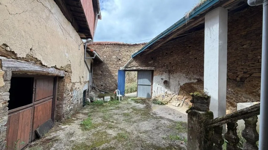 Сasa de 5 dormitorios en Salas, Spain No. 2633 № 21