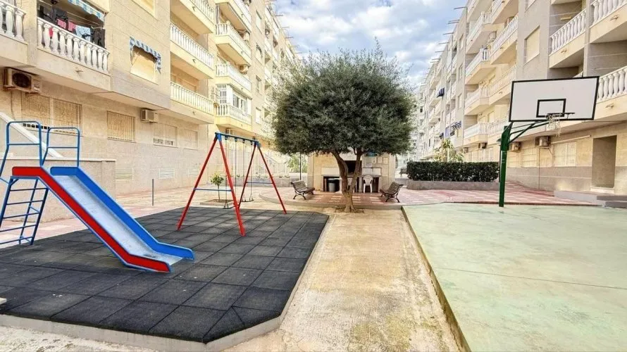 Apartamento de 1 dormitorio en Torrevieja, Spain No. 2556 № 5