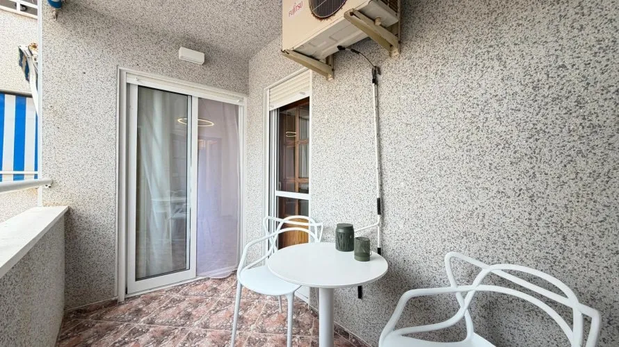 Apartamento de 2 dormitorios en Torrevieja, Spain No. 2635 № 2