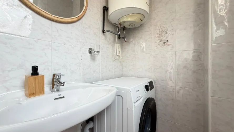 Apartamento de 2 dormitorios en Torrevieja, Spain No. 2635 № 8