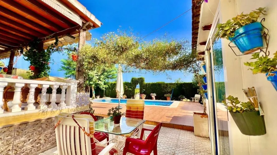 Villa de 3 dormitorios en Daya Vieja, Spain No. 2537 № 6