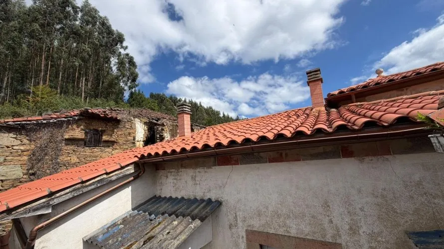 Сasa de 5 dormitorios en Salas, Spain No. 2633 № 5