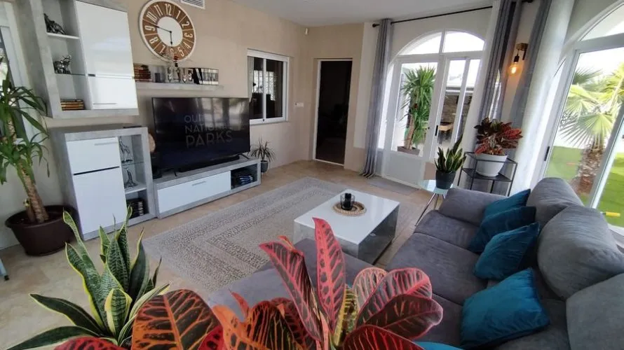 Villa de 186m² en Torrevieja, Spain No. 2512 № 15