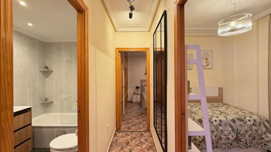 Apartamento de 2 dormitorios en Torrevieja, Spain No. 2635 № 7