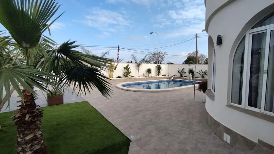 Villa de 186m² en Torrevieja, Spain No. 2512 № 22