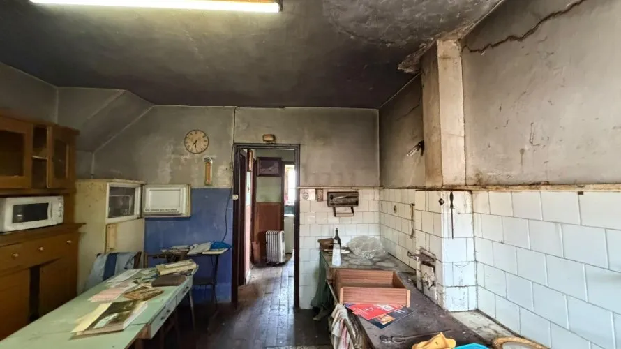 Сasa de 5 dormitorios en Salas, Spain No. 2633 № 15