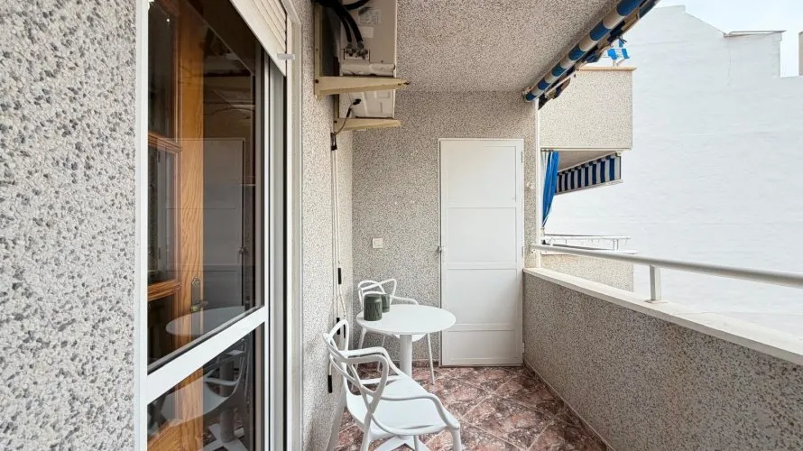 Apartamento de 2 dormitorios en Torrevieja, Spain No. 2635 № 11