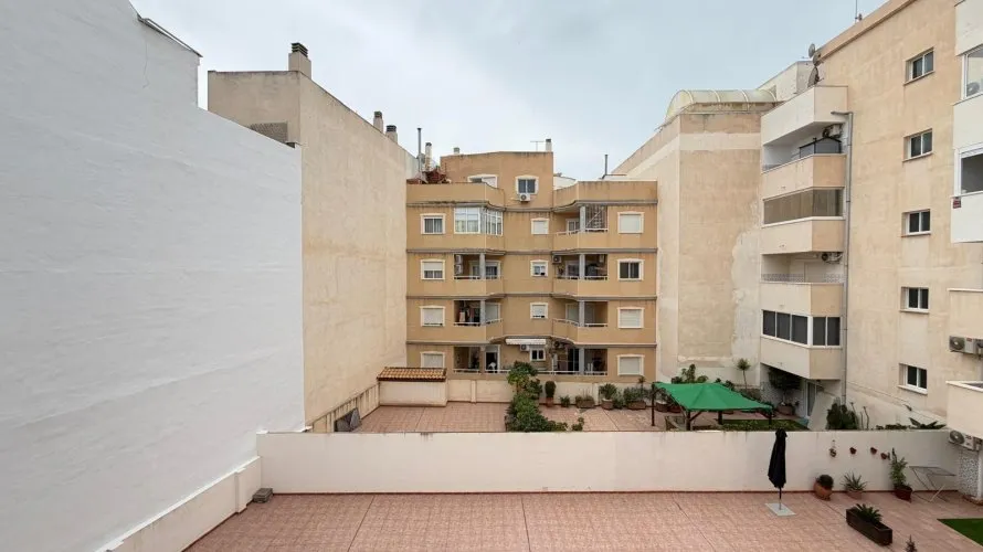 Apartamento de 2 dormitorios en Torrevieja, Spain No. 2635 № 5