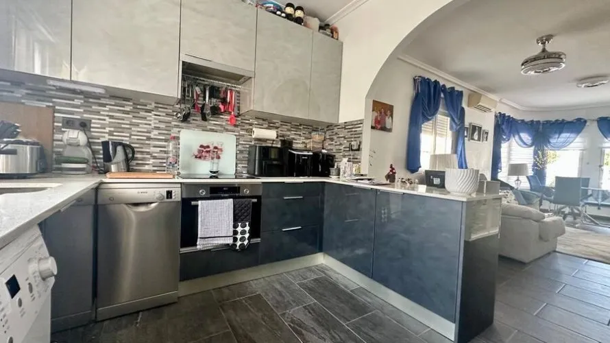 Villa de 80m² en Algorfa, Spain No. 2513 № 8