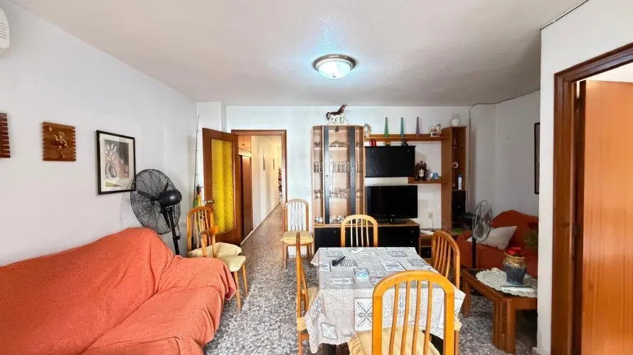 Apartamento de 3 dormitorios en Torrevieja, Spain No. 2631 № 1
