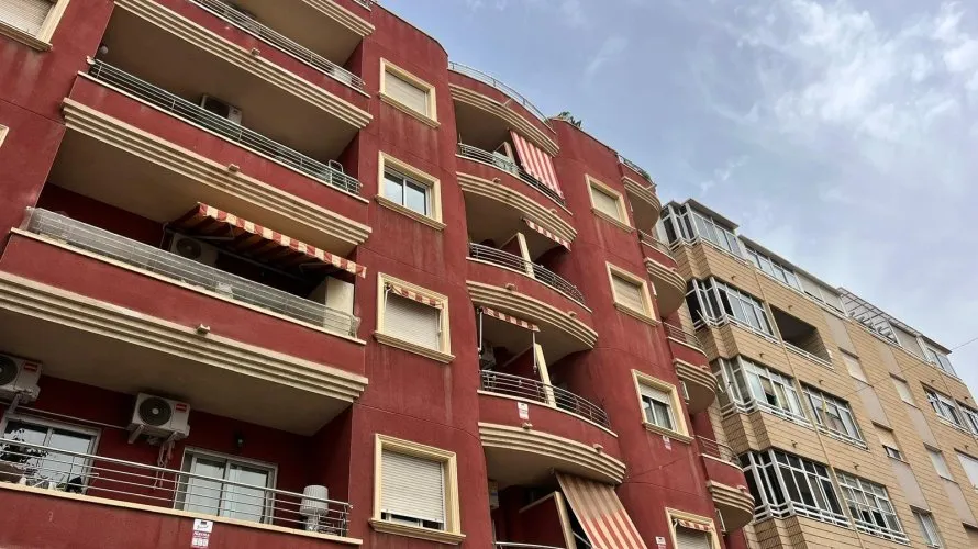 Apartamento de 2 dormitorios en Torrevieja, Spain No. 2582 № 14