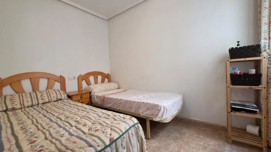 Apartamento de 2 dormitorios en Torrevieja, Spain No. 2568 № 1