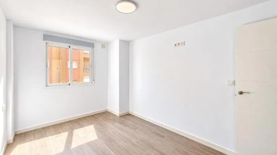 Apartamento de 2 dormitorios en Torrevieja, Spain No. 2723 № 1