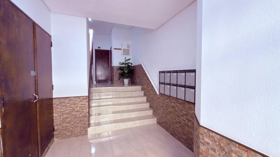Apartamento de 1 dormitorio en Alicante, Spain No. 2555 № 2