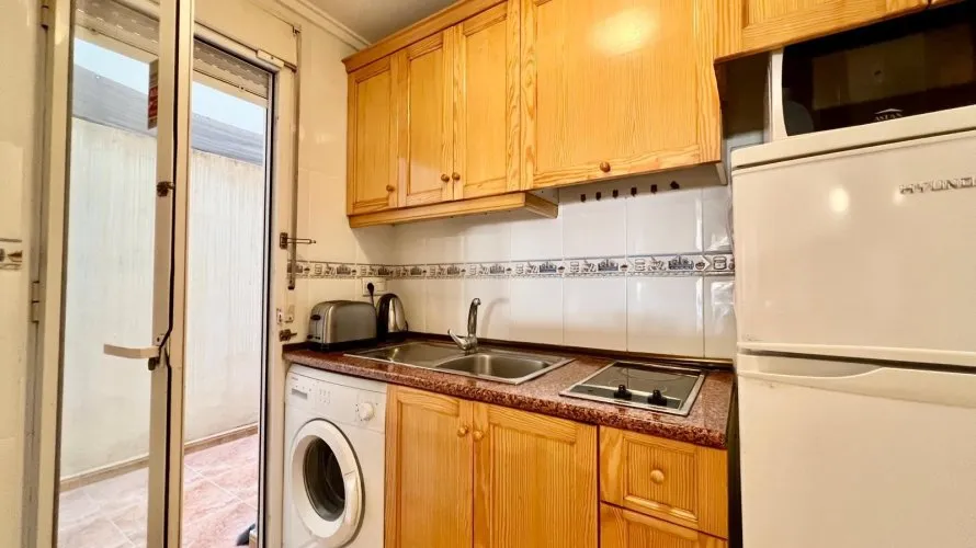 Apartamento de 1 dormitorio en Torrevieja, Spain No. 2639 № 4