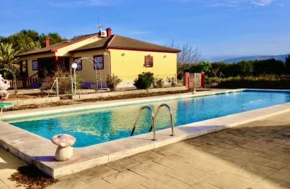 Villa de 398m² en Els Poblets, Spain No. 2552