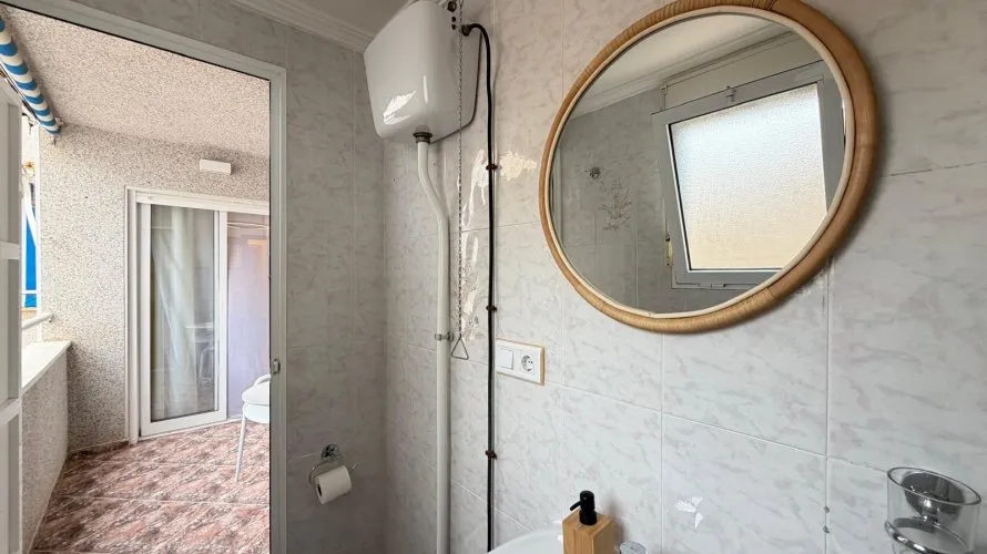 Apartamento de 2 dormitorios en Torrevieja, Spain No. 2635 № 1