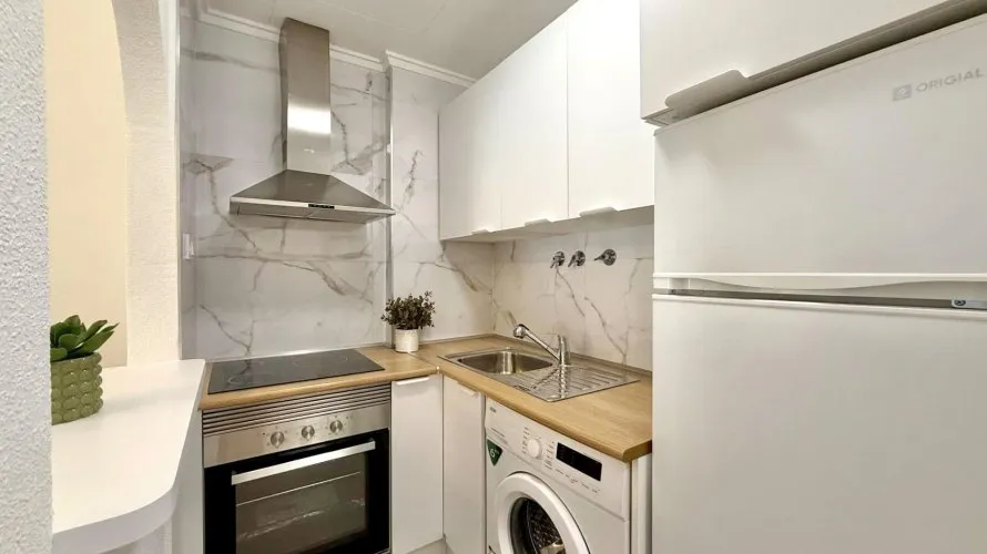 Apartamento de 1 dormitorio en Torrevieja, Spain No. 2556 № 14