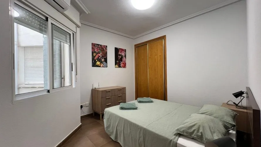 Apartamento de 2 dormitorios en Torrevieja, Spain No. 2582 № 2