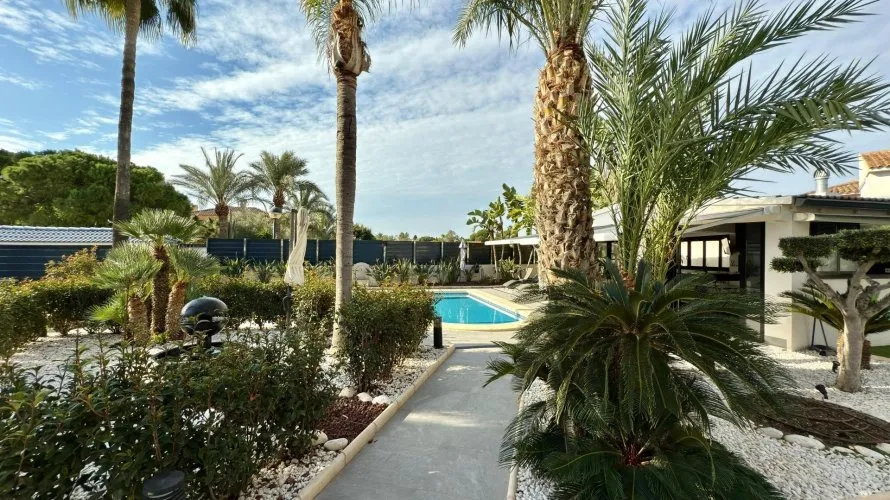 Villa de 5 chambres à San Juan, Spain No. 669 № 2