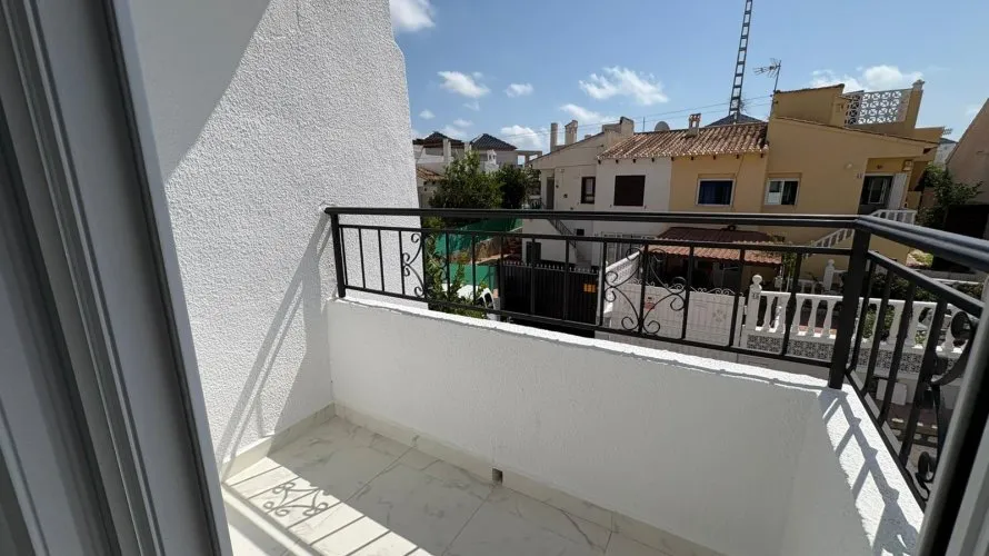 House de 3 chambres à Torrevieja, Spain No. 791 № 10