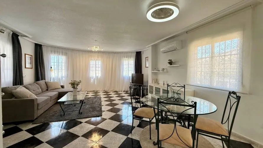 Villa de 4 chambres à Playa Flamenca II, Spain No. 169 № 2