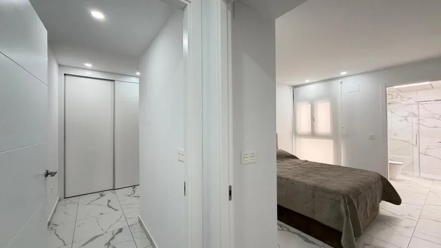 Apartment de 2 chambres à Torrevieja, Spain No. 1000 № 2