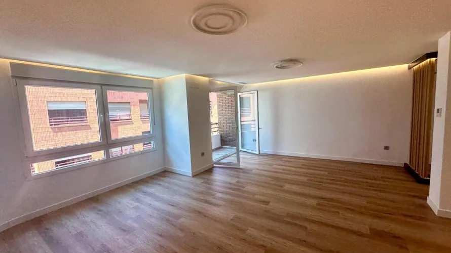 Apartment de 3 chambres à Alicante, Spain No. 1330