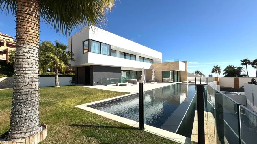 Villa de 691m² à Finestrat, Spain No. 710 № 2