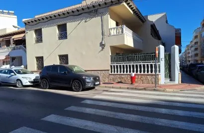 House de 3 chambres à Torrevieja, Spain No. 940