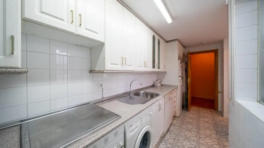 Apartment de 2 chambres à Madrid, Spain No. 1028 № 10