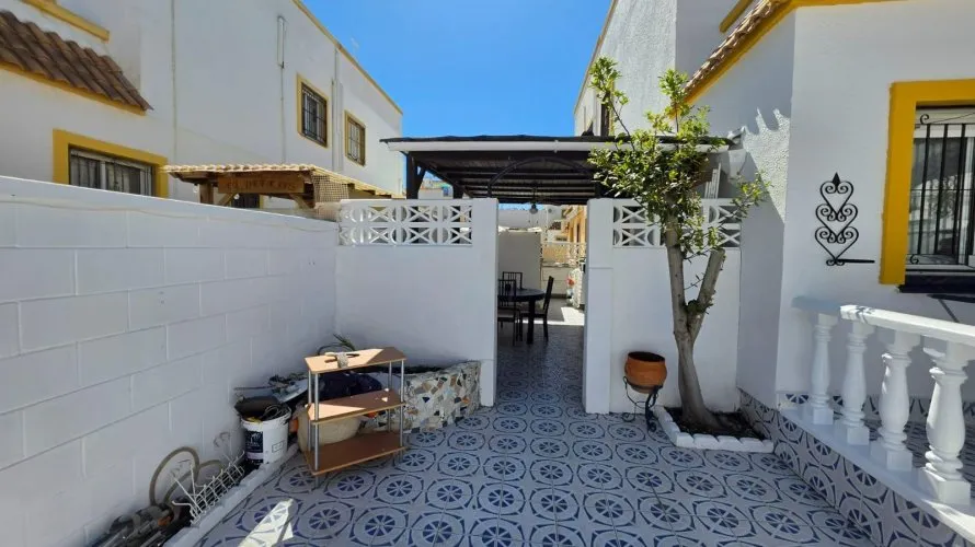 House de 3 chambres à Torrevieja, Spain No. 1095 № 10