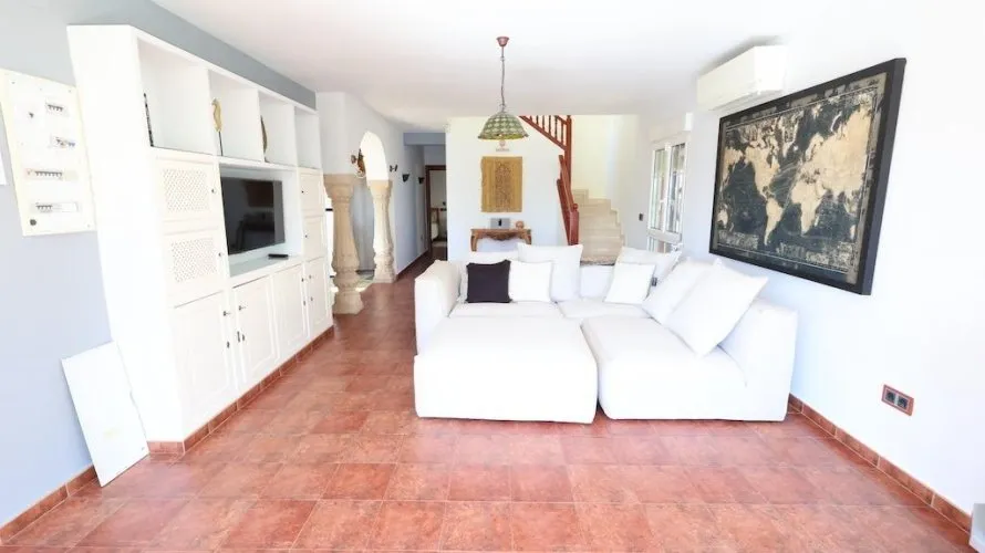 Apartment de 4 chambres à Villamartin, Spain No. 782 № 2