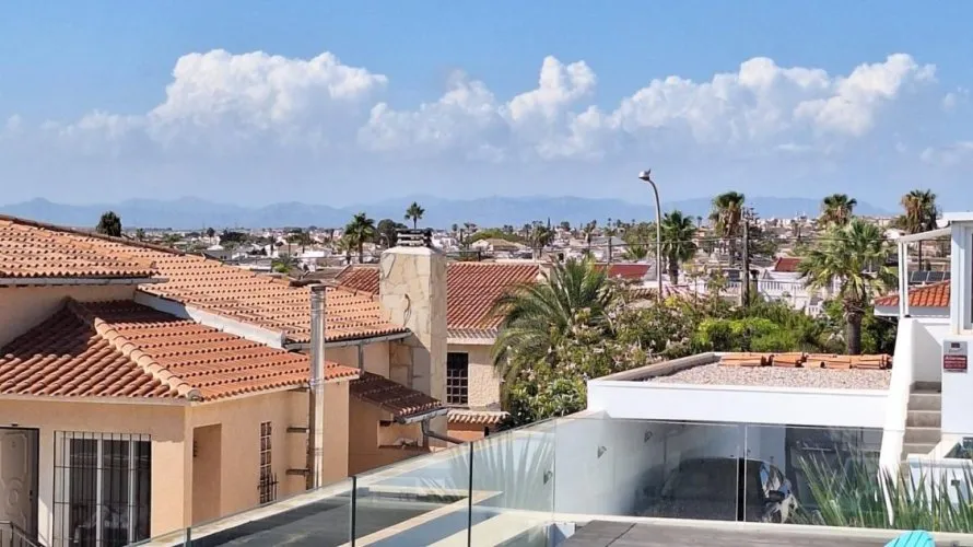 Villa de 106m² à Torrevieja, Spain No. 1284 № 3