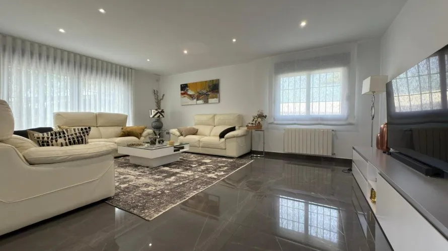 Villa de 5 chambres à San Juan, Spain No. 669 № 21