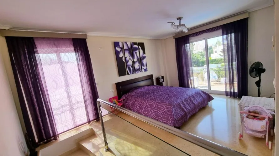 Villa de 239m² à Torrevieja, Spain No. 181 № 2