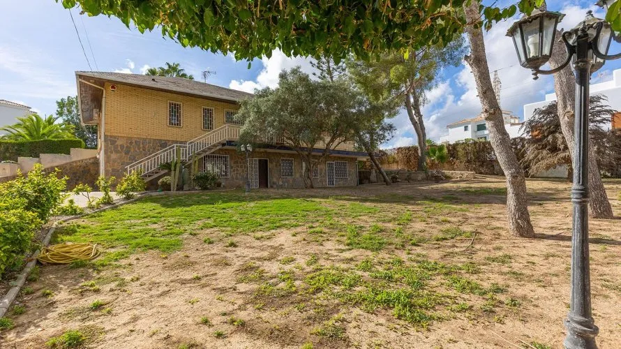 Villa de 5 chambres à Campoamor, Spain No. 1017 № 10