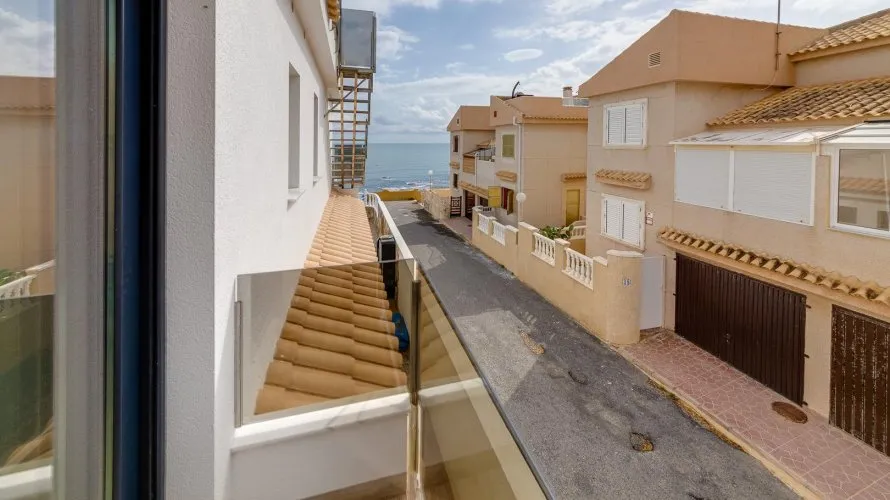 Villa de 4 chambres à Torrevieja, Spain No. 462 № 3