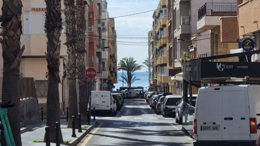Apartment de 3 chambres à Torrevieja, Spain No. 104 № 9