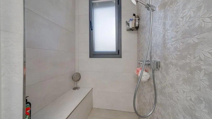 Villa de 461m² à Torrevieja, Spain No. 965 № 6