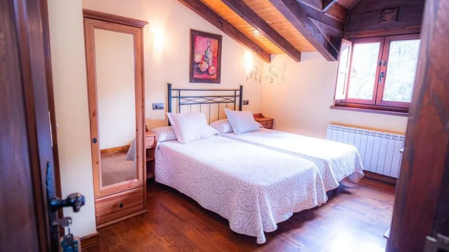 Villa de 8 chambres à Lena, Spain No. 1243 № 15