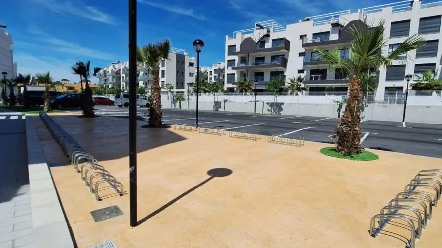 Apartment de 2 chambres à Villamartin, Spain No. 555 № 25