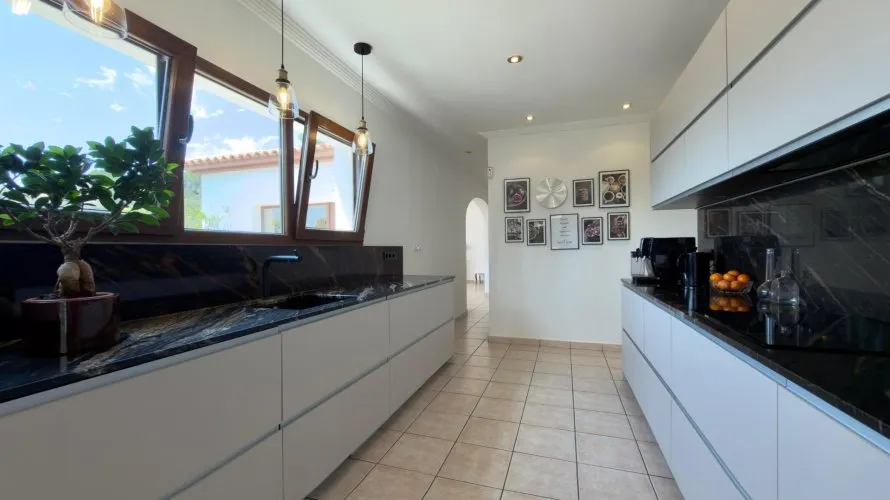 Villa de 500m² à Altea, Spain No. 871 № 16