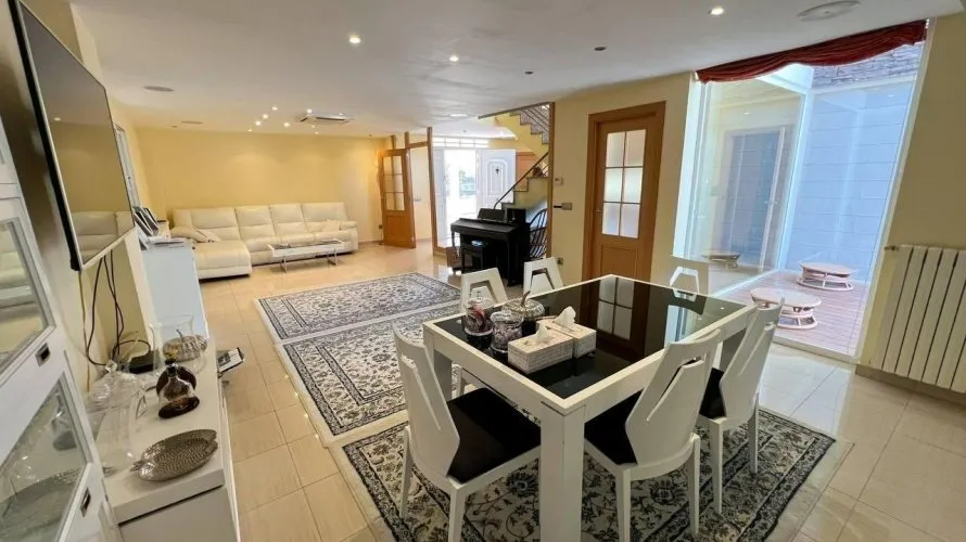 Apartment de 4 chambres à Manises, Spain No. 1312 № 27